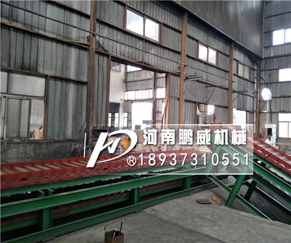 800寬板式輸送機(jī)河北鑄件廠現(xiàn)場安裝