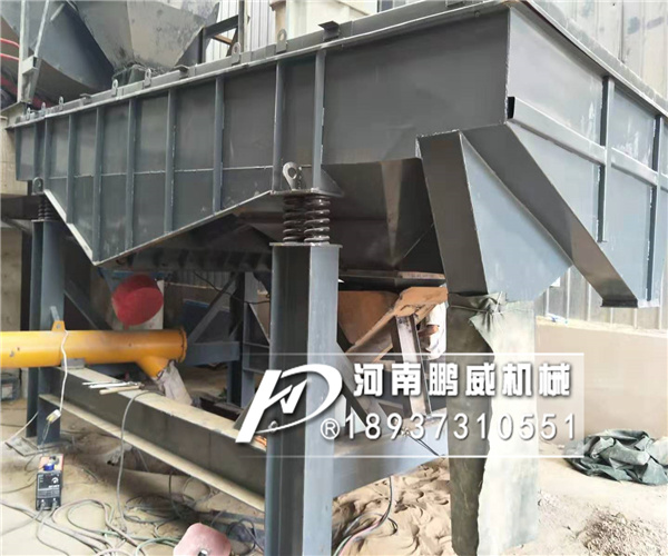 1840石英砂直線振動篩使用現(xiàn)場