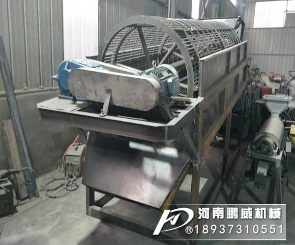 砂石料廠使用的振動篩分機(jī)結(jié)構(gòu)及工作原理大致有以下幾種